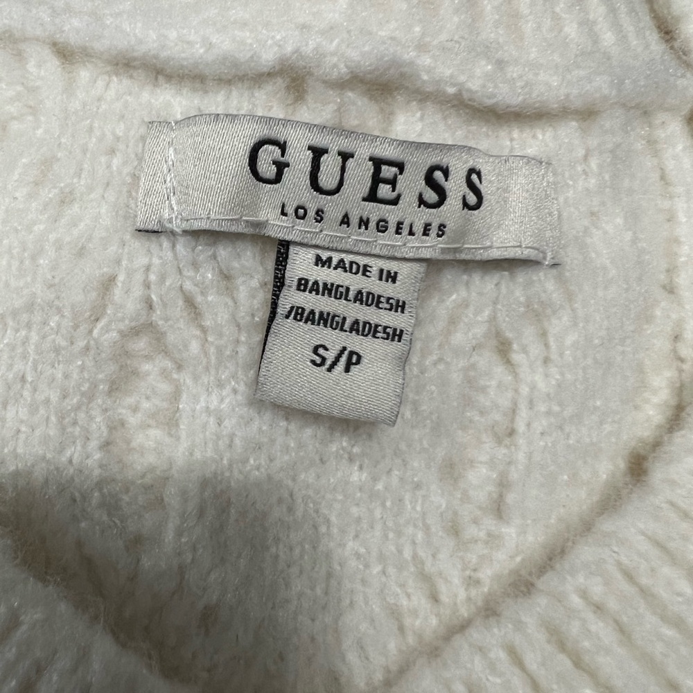 Guess - Picture 7 of 7